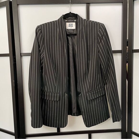 𝅺[4] Vera Moda Black & White Pinstriped Structured Blazer Women’s Career Wear - Picture 3 of 13